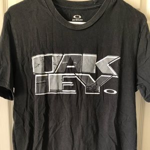 Men’s Oakley T-shirt!